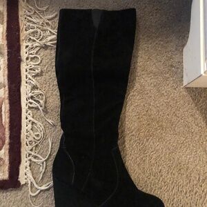 Suede black boots